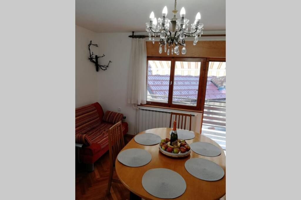 Zrm Center Apartment Idrija Luaran gambar